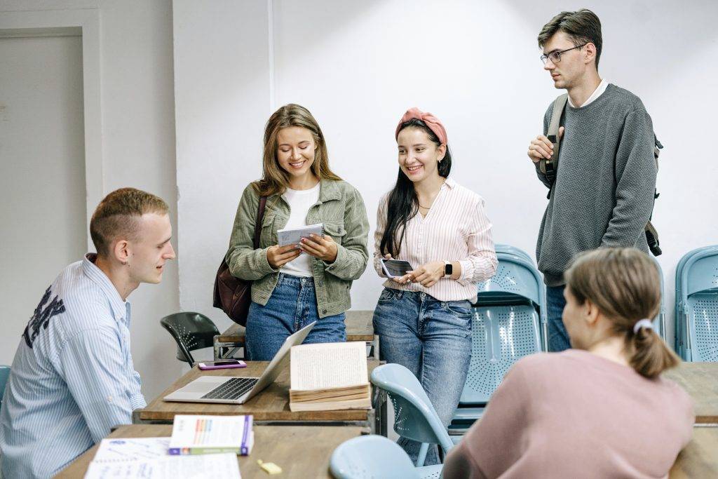 Allieve e allievi del Master Mind To Move durante una sessione in aula